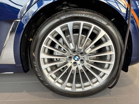 New 2026 BMW X7 xDrive40i image 2