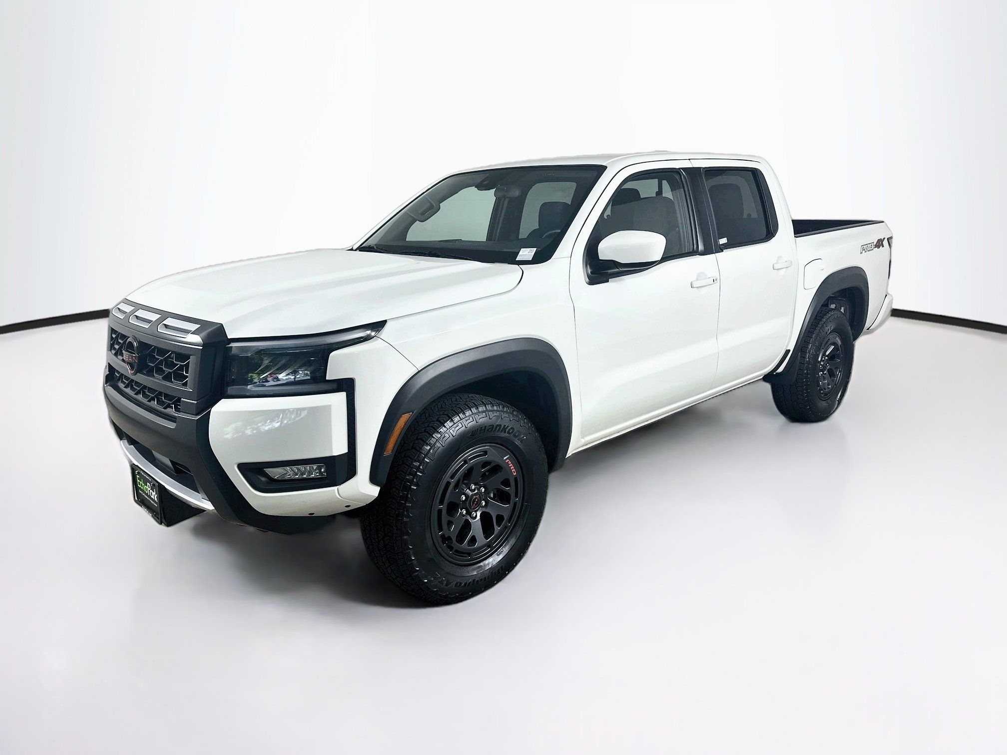 Used 2026 Nissan Frontier PRO-4X AWD/4WD image 3