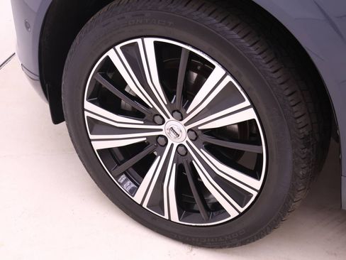 Certified 2023 Volvo XC60 B5 Plus image 19