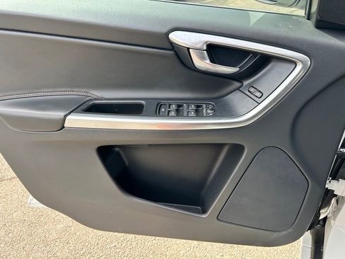 Used 2017 Volvo XC60 T6 Dynamic w/ Preferred Option Package image 20