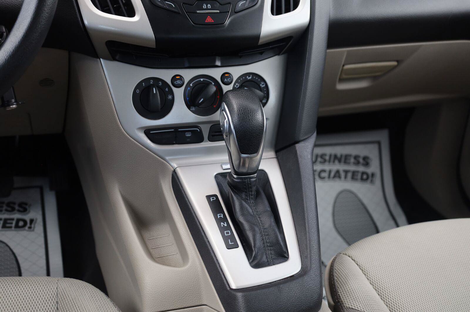 Used 2014 Ford Focus SE FWD image 38