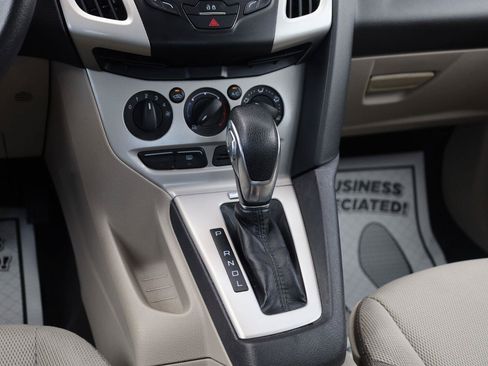 Used 2014 Ford Focus SE FWD image 38