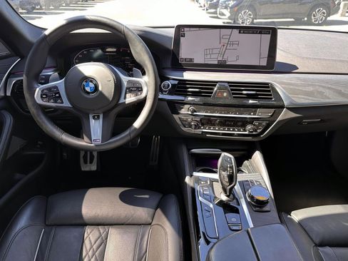 Used 2021 BMW M550i xDrive w/ Dynamic Handling Package AWD/4WD image 17