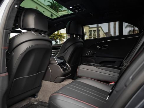 Used 2024 Bentley Flying Spur S V8 image 31