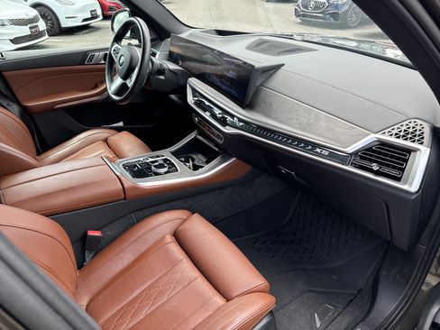 Used 2025 BMW X5 xDrive40i w/ Executive Package AWD/4WD image 15