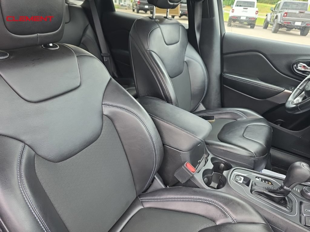 Used 2021 Jeep Cherokee Latitude Plus AWD/4WD image 33