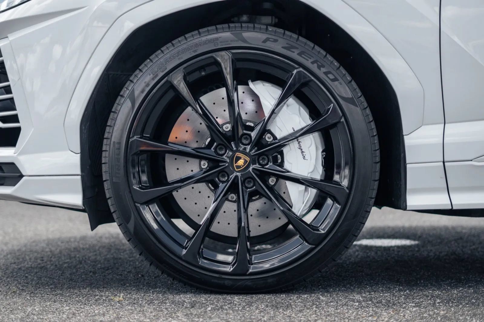 Used 2021 Lamborghini Urus AWD/4WD image 19
