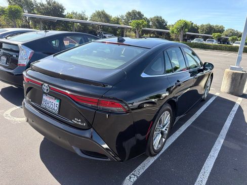 Certified 2022 Toyota Mirai w/ Advanced Technology Package RWD image 8