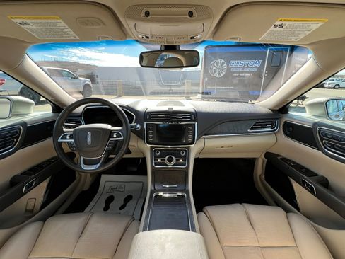 Used 2018 Lincoln Continental Reserve image 10