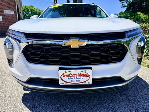 Used 2024 Chevrolet Trax LT w/ Driver Confidence Package FWD image 10