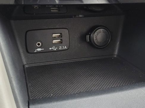 Used 2023 Subaru Forester Premium image 28