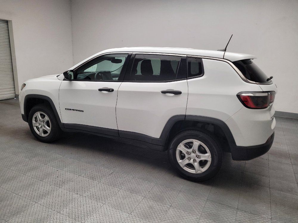 Used 2022 Jeep Compass Sport AWD/4WD image 3