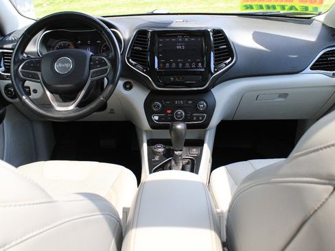 Used 2019 Jeep Cherokee Limited AWD/4WD image 19