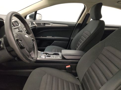 Used 2018 Ford Fusion SE FWD image 17