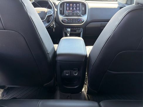 Used 2022 Chevrolet Colorado ZR2 w/ ZR2 Dusk Special Edition image 18