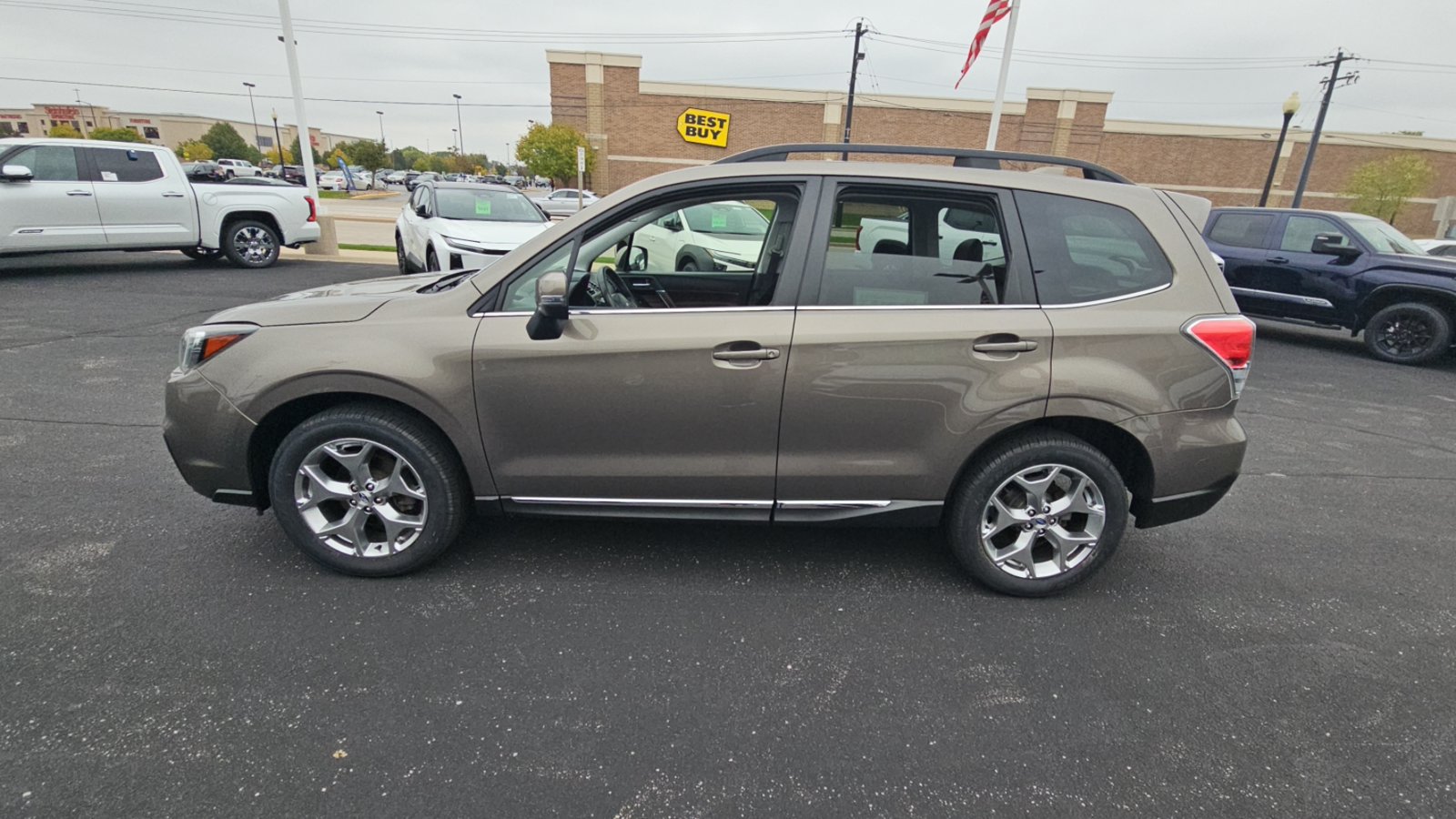 Used 2018 Subaru Forester 2.5i Touring AWD/4WD image 6
