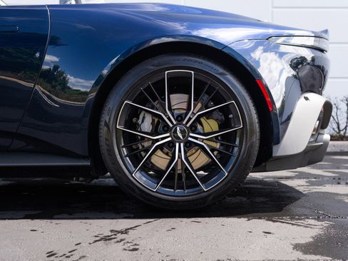 Used 2021 Aston Martin V8 Vantage image 24