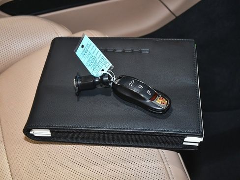 Used 2025 Porsche Macan image 63