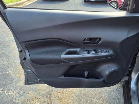 New 2025 Nissan Kicks Play S image 8