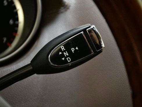 Used 2012 Mercedes-Benz GL 450 4MATIC image 25