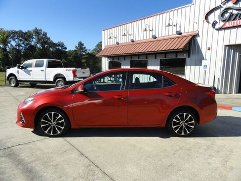 Used 2017 Toyota Corolla SE image 3