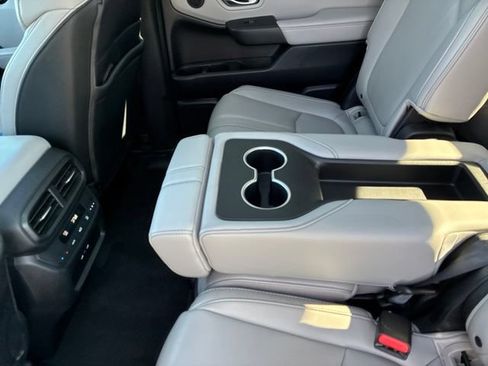Used 2025 Honda Pilot Touring image 26