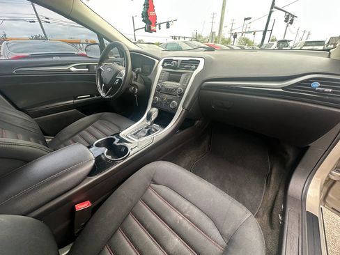 Used 2016 Ford Fusion SE w/ Equipment Group 201A image 26