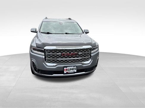 Used 2023 GMC Acadia Denali w/ Denali Technology Package FWD image 4