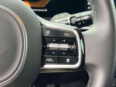 Used 2025 Kia Sorento S image 22