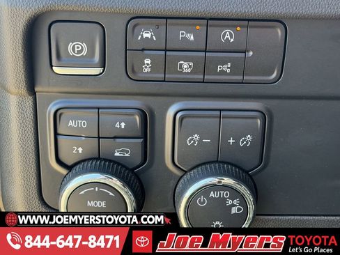 Used 2025 Chevrolet Tahoe LT image 25