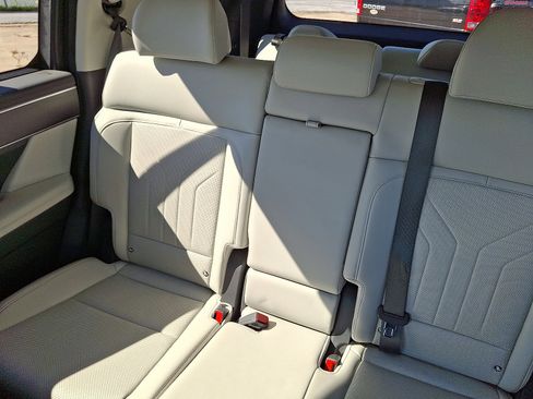 Used 2024 Hyundai Santa Fe SEL image 18