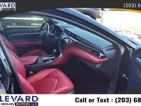 Used 2019 Toyota Camry XSE image 24