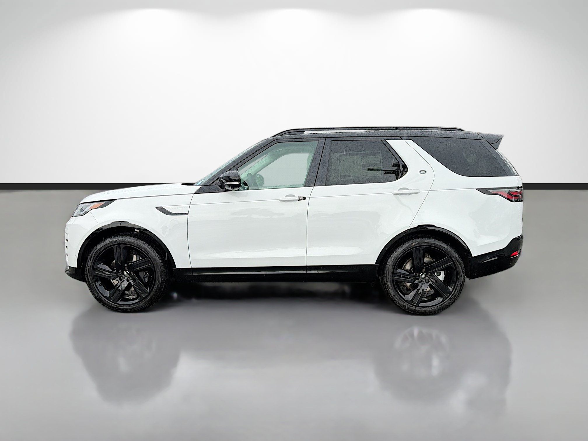 New 2026 Land Rover Discovery Limited Edition AWD/4WD image 2