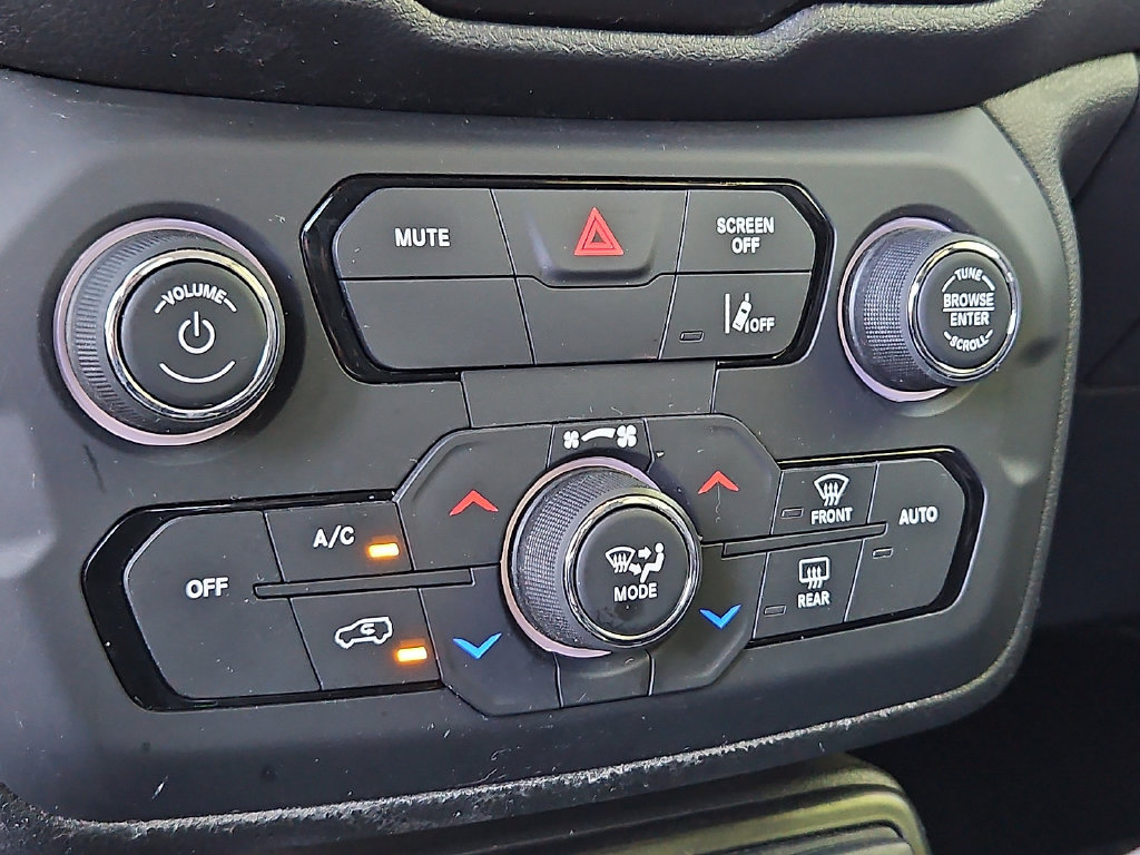 Used 2021 Jeep Renegade Limited AWD/4WD image 16