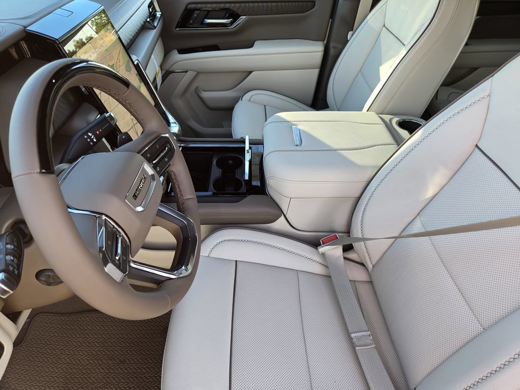 New 2026 GMC Yukon Denali w/ Advanced Technology Package AWD/4WD image 8