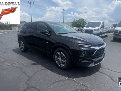 Certified 2025 Chevrolet Blazer LT AWD/4WD image 2
