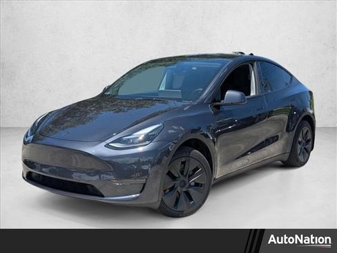 Used 2025 Tesla Model Y Long Range RWD image 1