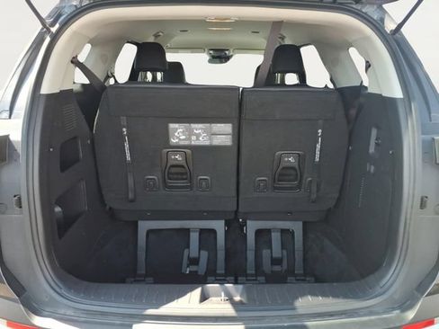 Used 2026 Kia Carnival FWD image 21