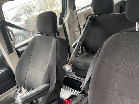 Used 2013 Dodge Grand Caravan American Value Package image 12