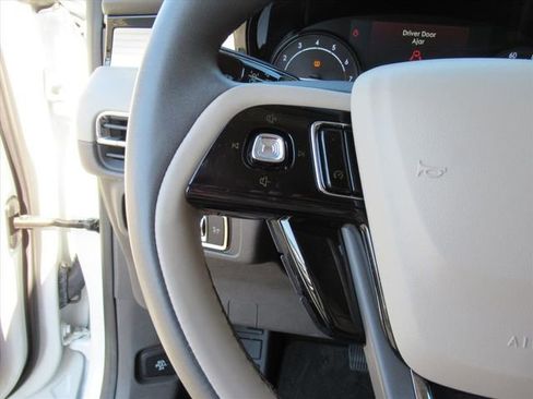 Used 2022 Lincoln Corsair FWD image 17