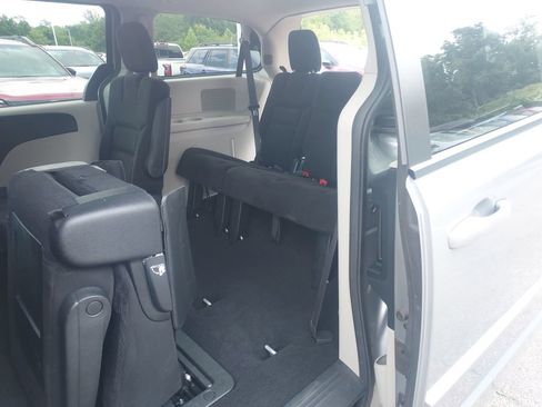 Used 2015 Dodge Grand Caravan SXT FWD image 28