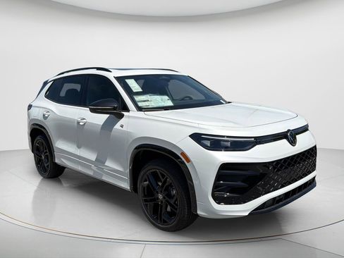 New 2026 Volkswagen Tiguan SE R-Line image 3