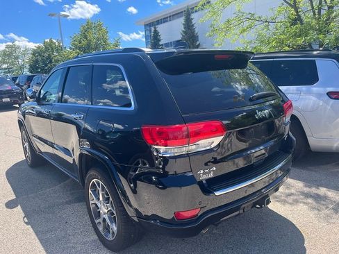 Used 2019 Jeep Grand Cherokee Overland AWD/4WD image 4