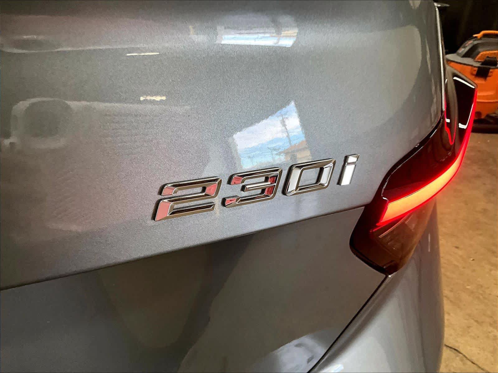Used 2025 BMW 230i Coupe w/ Convenience Package RWD image 11