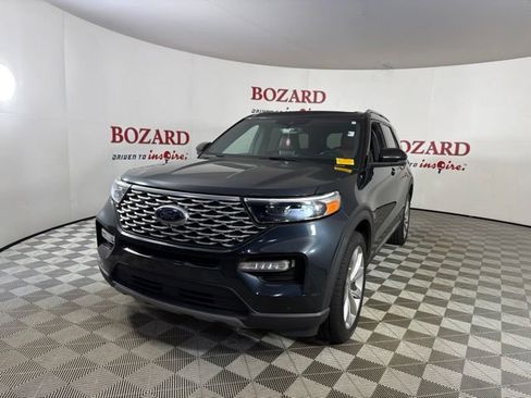Used 2023 Ford Explorer Platinum w/ Technology Package AWD/4WD image 4