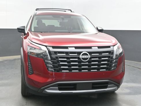 New 2026 Nissan Pathfinder SL AWD/4WD image 2