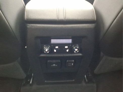 Used 2023 Chevrolet Traverse High Country FWD image 17