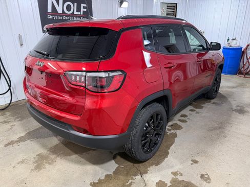 New 2026 Jeep Compass Latitude image 6