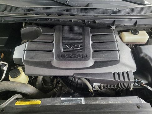 Used 2021 Nissan Titan SV w/ SV Convenience Package image 30