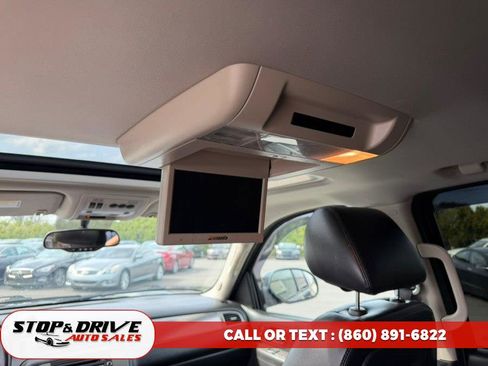 Used 2014 Chevrolet Suburban LT image 15